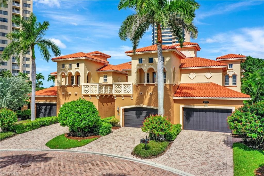 6501 Crown Colony PL 4-102 NAPLES, FL 34108