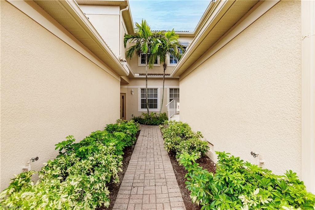 6030 Jonathans Bay CIR 302 FORT MYERS, FL 33908