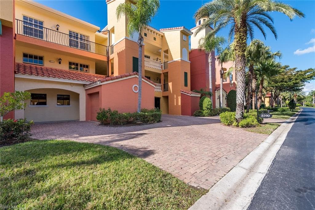 8590 Via Lungomare CIR 203 ESTERO, FL 33928
