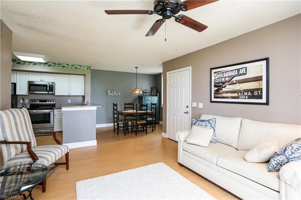 1170 Wildwood Lakes BLVD 102 NAPLES, FL 34104
