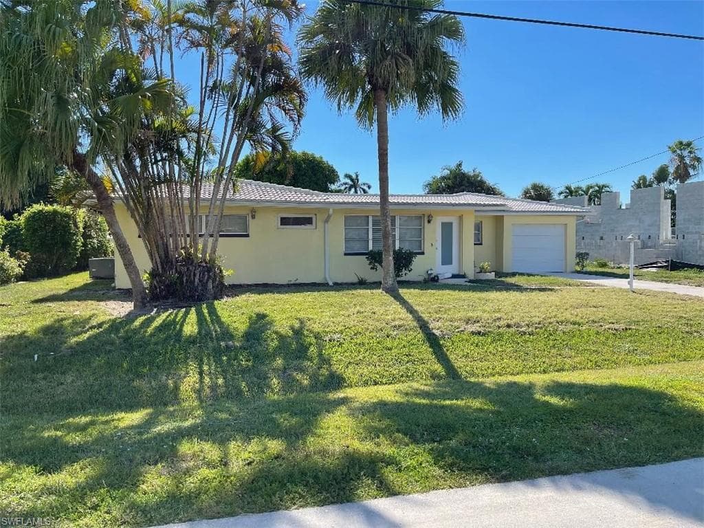 5246 Tower DR CAPE CORAL, FL 33904