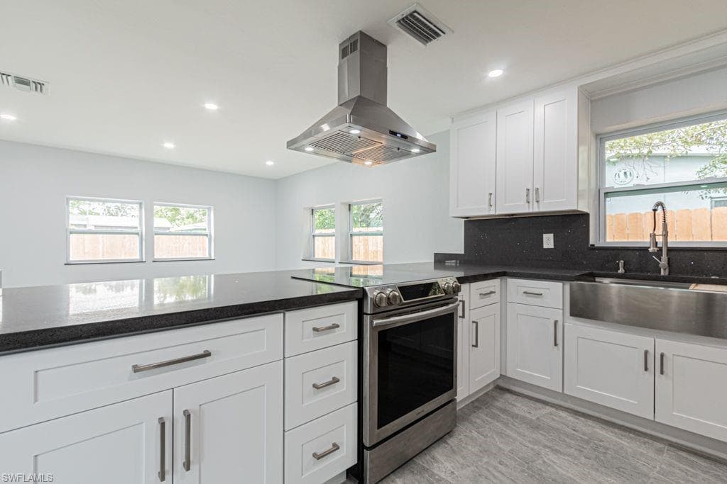 4450 Meade AVE FORT MYERS, FL 33901