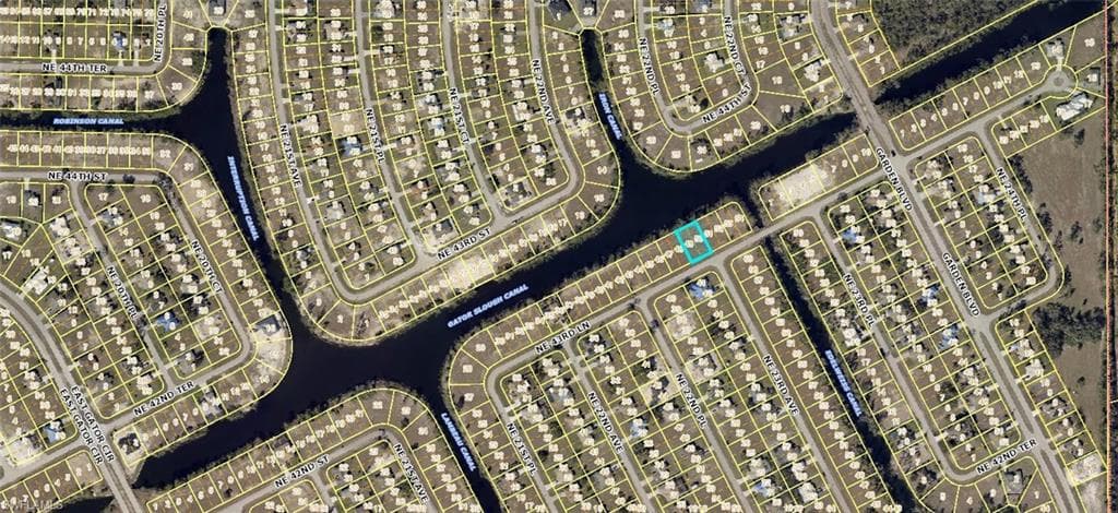 2227 NE 43rd LN CAPE CORAL, FL 33909