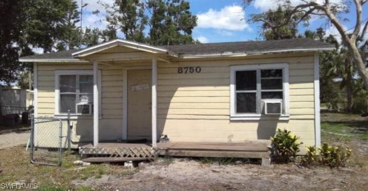 8750 Ortiz CIR FORT MYERS, FL 33905