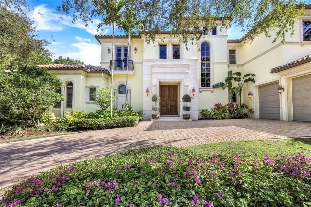 372 Cromwell CT NAPLES, FL 34108