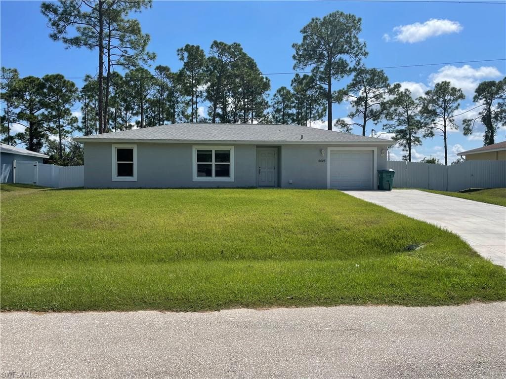 6025 S Moss CIR LABELLE, FL 33935