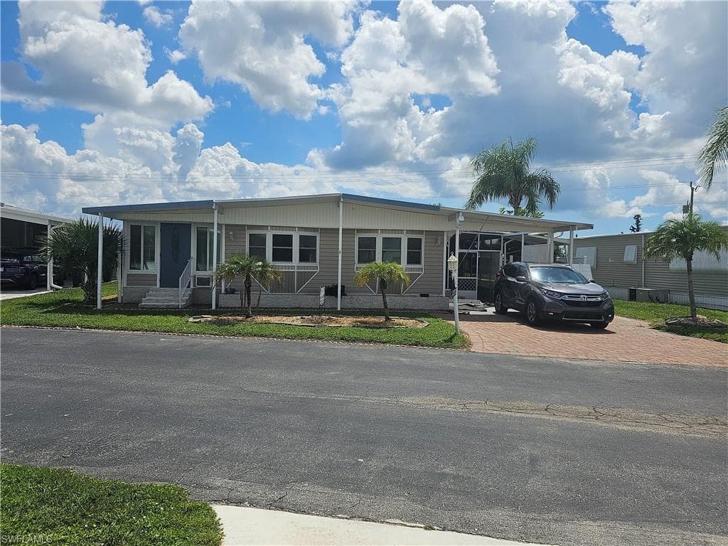 3172 Pluto CIR NORTH FORT MYERS, FL 33903
