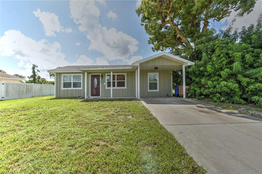 434 Valley DR LEHIGH ACRES, FL 33936