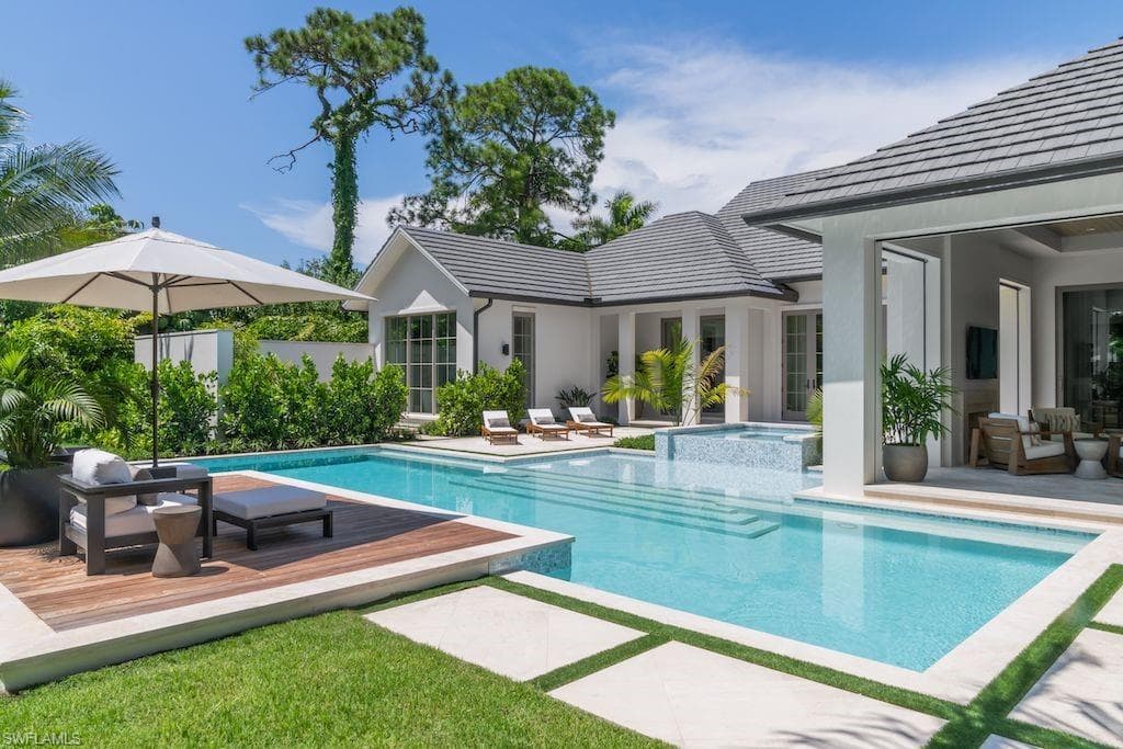 470 Banyan BLVD NAPLES, FL 34102