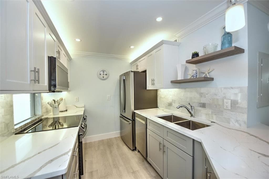 671 12th AVE S 671 NAPLES, FL 34102