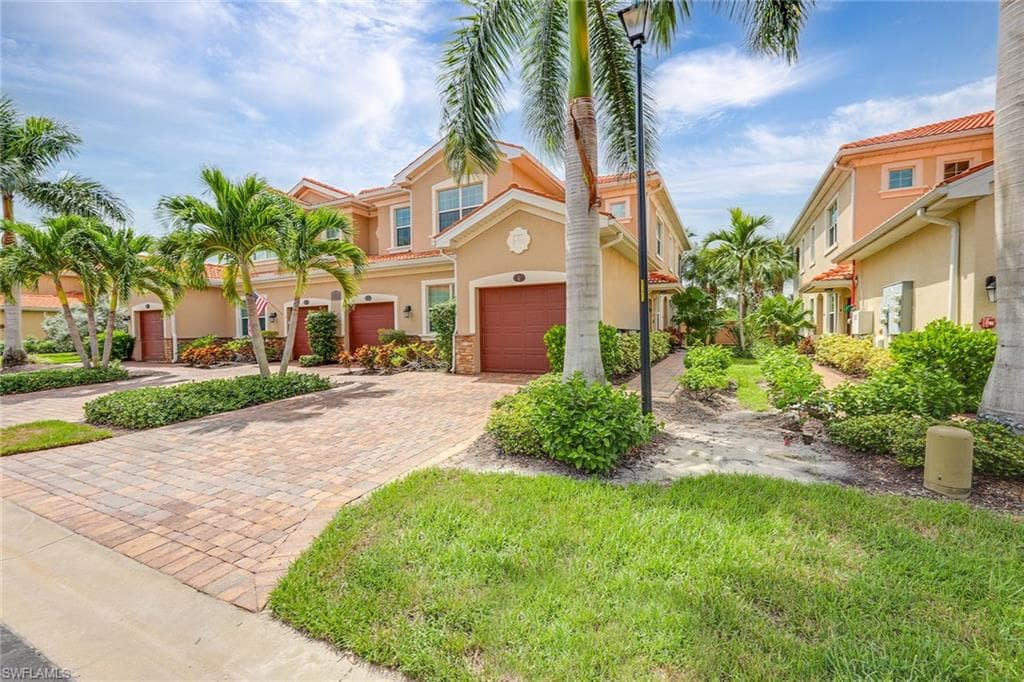 28012 Sosta LN 4 BONITA SPRINGS, FL 34135