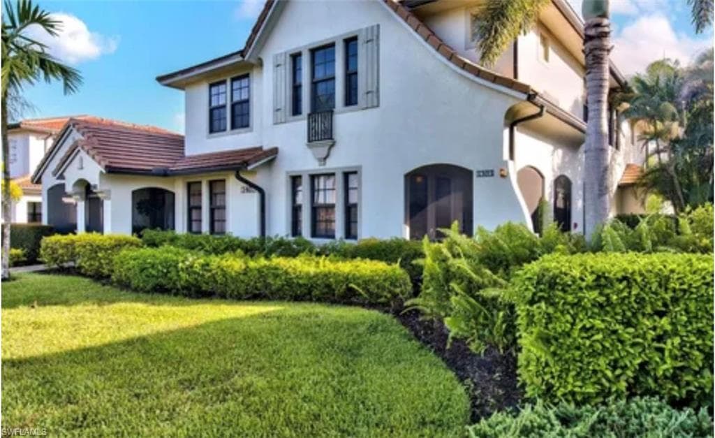 1407 Santiago CIR 1303 NAPLES, FL 34113