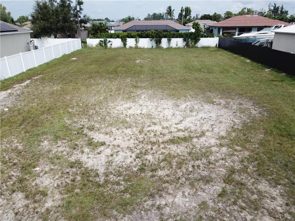 211 NW 13th TER CAPE CORAL, FL 33993