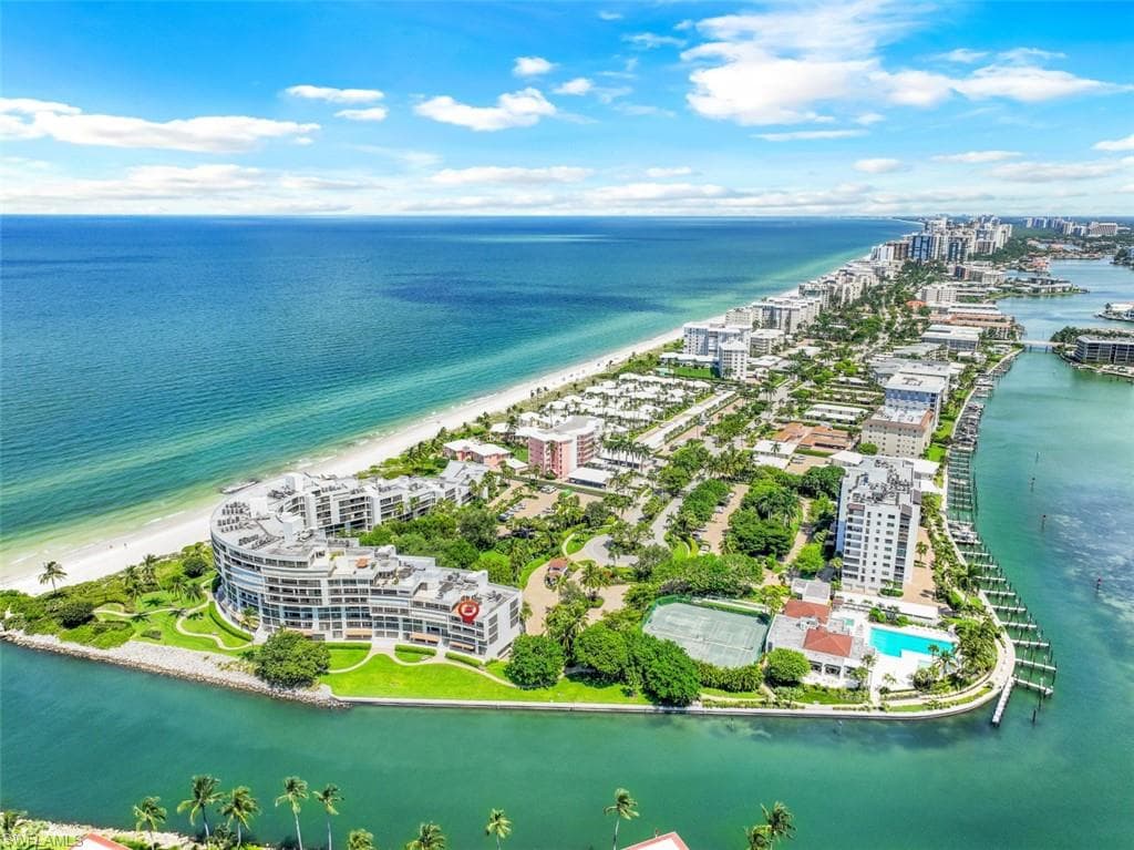 2302 Gulf Shore BLVD N 217 NAPLES, FL 34103