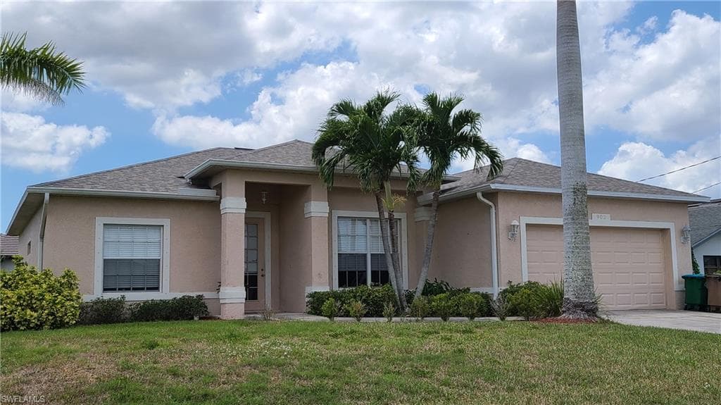 902 SW 21st LN CAPE CORAL, FL 33991