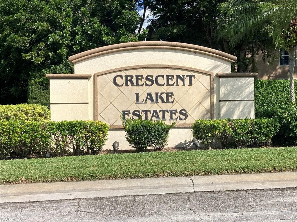 9578 Crescent Garden DR B-202 NAPLES, FL 34109