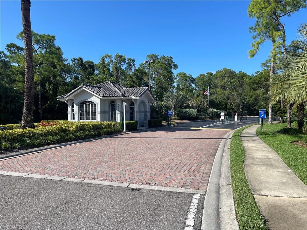 292 Belina DR 806 NAPLES, FL 34104