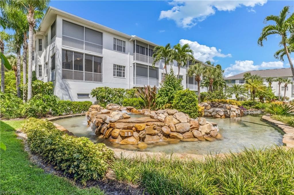831 Sailaway LN 104 NAPLES, FL 34108