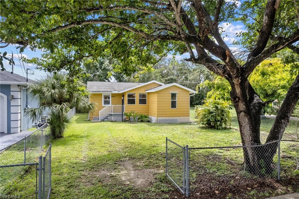 2668 Larmie ST FORT MYERS, FL 33916