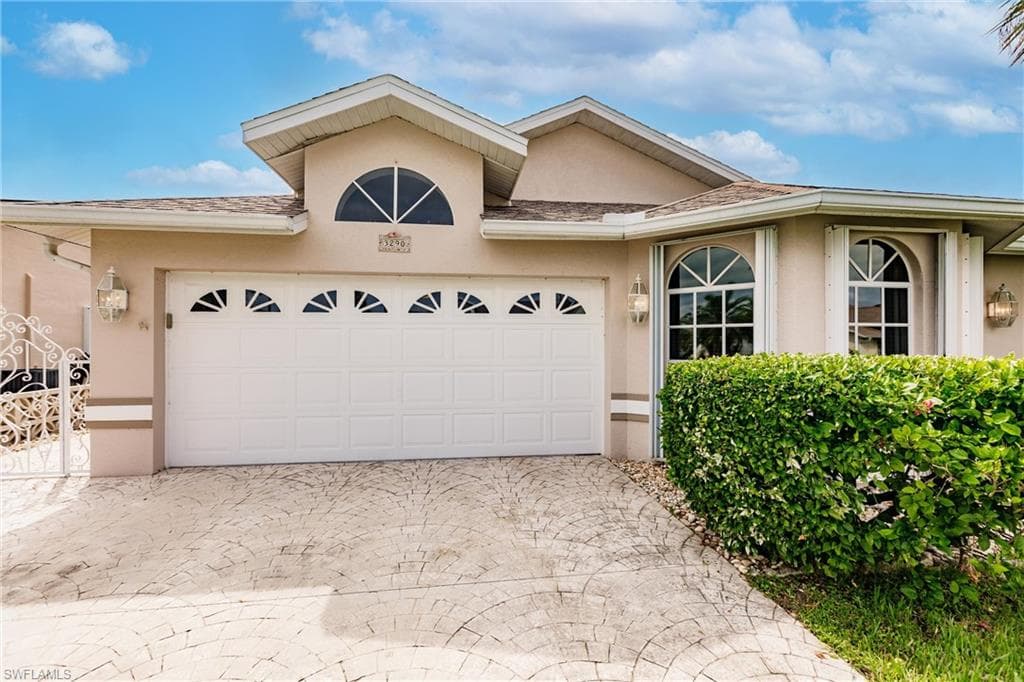 3290 Clubview DR NORTH FORT MYERS, FL 33917