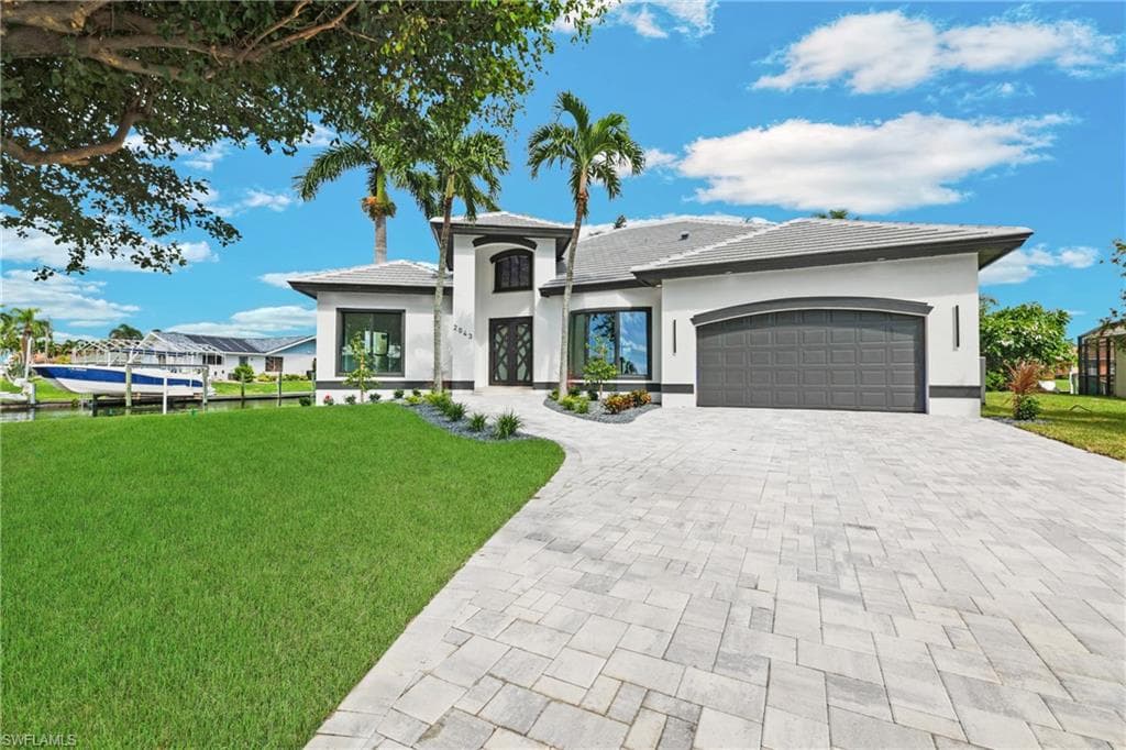 2043 SE 29th ST CAPE CORAL, FL 33904
