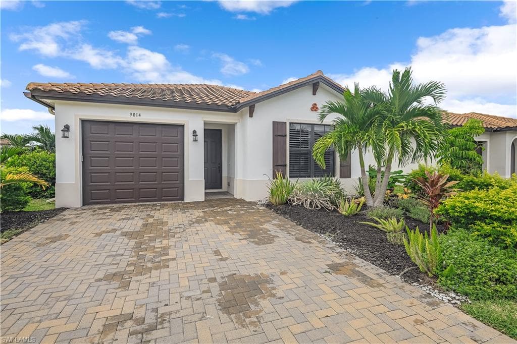9014 Madrid CIR NAPLES, FL 34104
