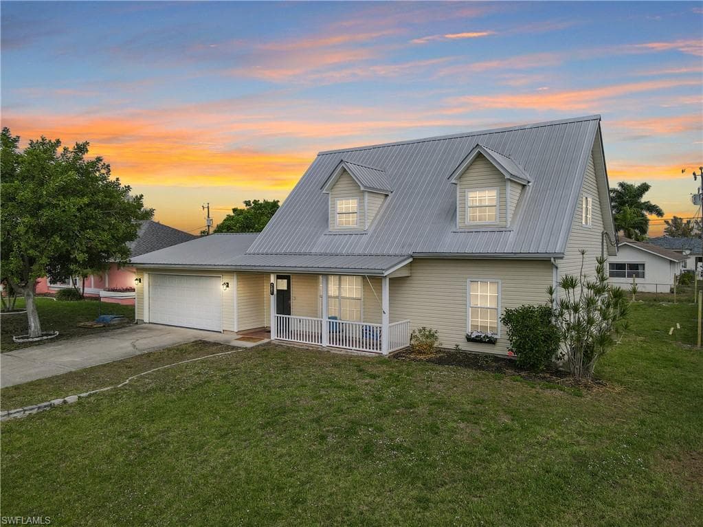 207 22nd ST CAPE CORAL, FL 33990