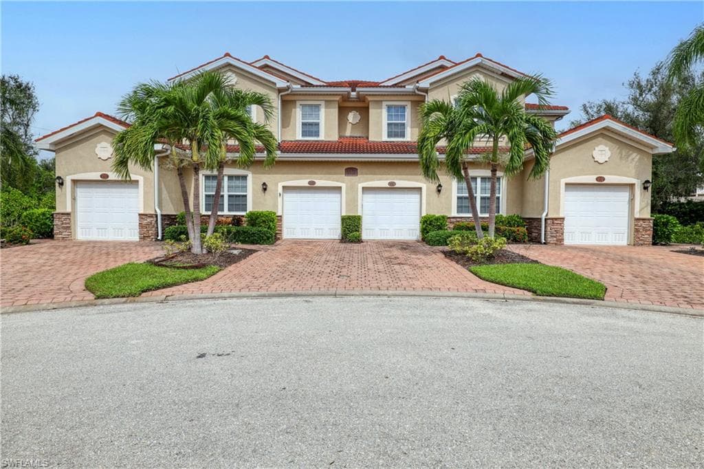 8531 Oakshade CIR 102 FORT MYERS, FL 33919