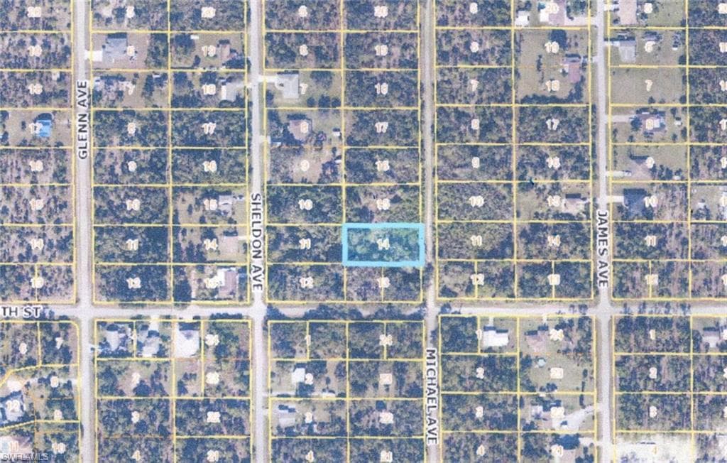 903 Michael AVE LEHIGH ACRES, FL 33936