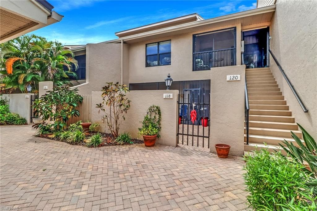 120 Foxtail CT 1-120 NAPLES, FL 34104