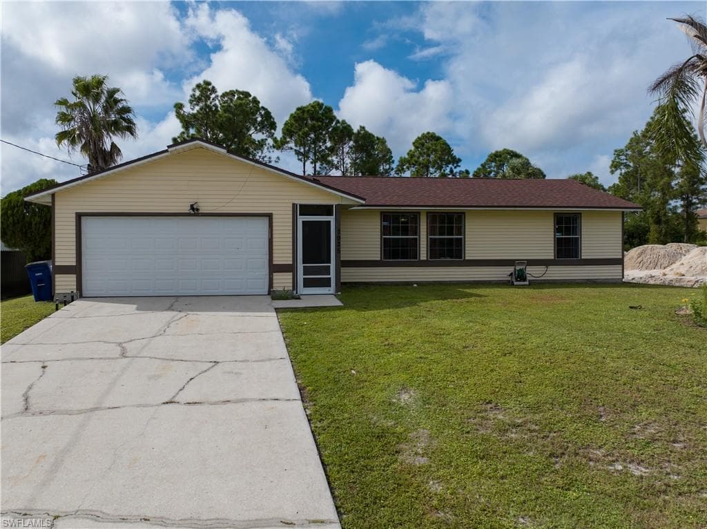2925 20th ST SW LEHIGH ACRES, FL 33976
