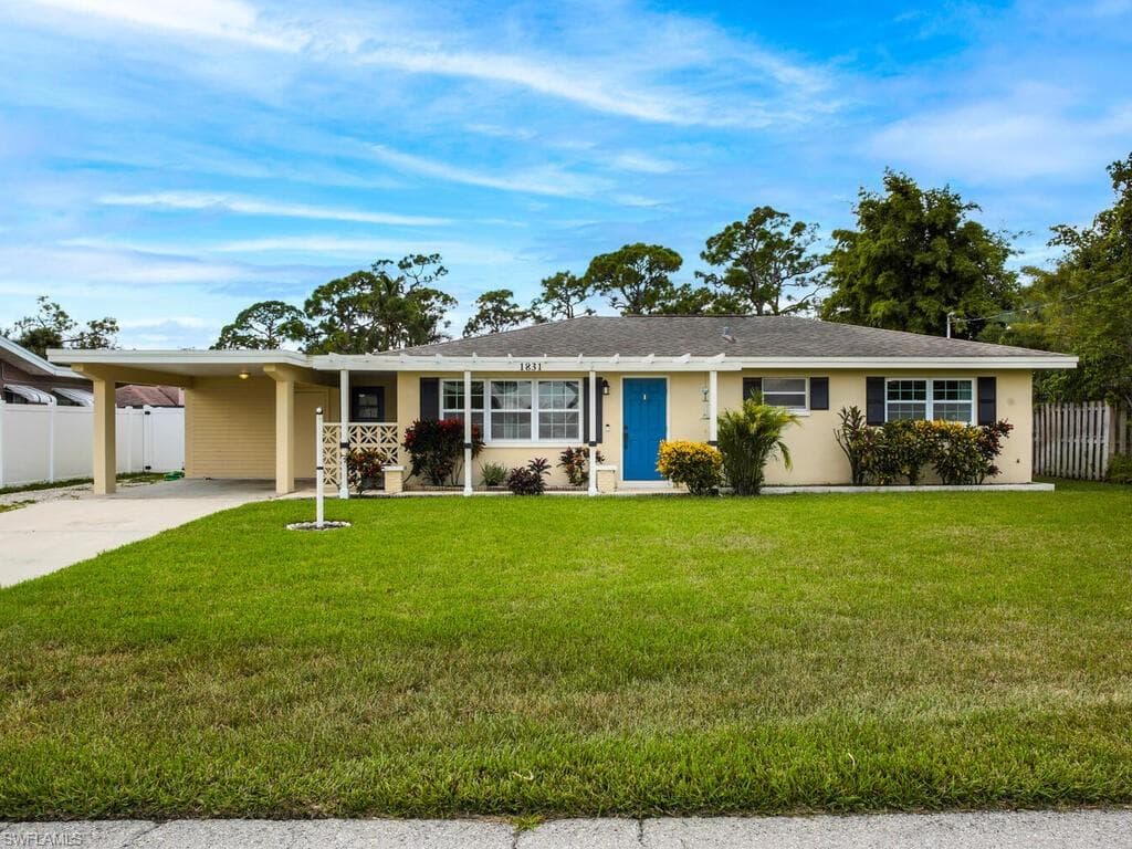 1831 Inlet DR NORTH FORT MYERS, FL 33903