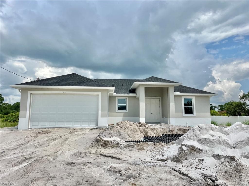 737 Newhall ST E LEHIGH ACRES, FL 33974