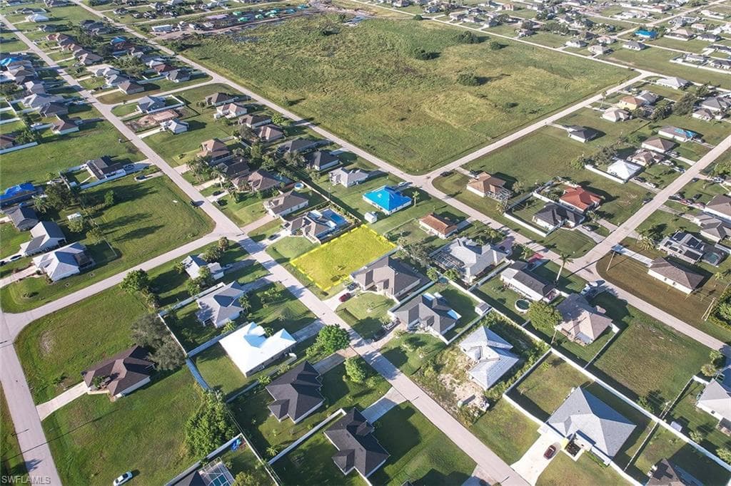1306 NE 4th PL CAPE CORAL, FL 33909
