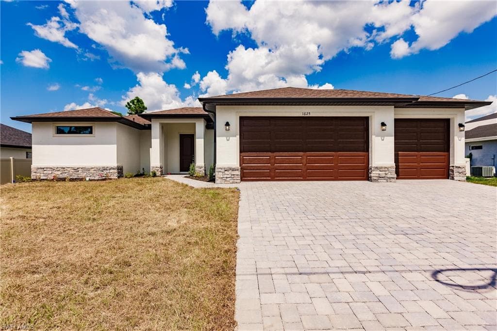 1625 NE 35th TER CAPE CORAL, FL 33909