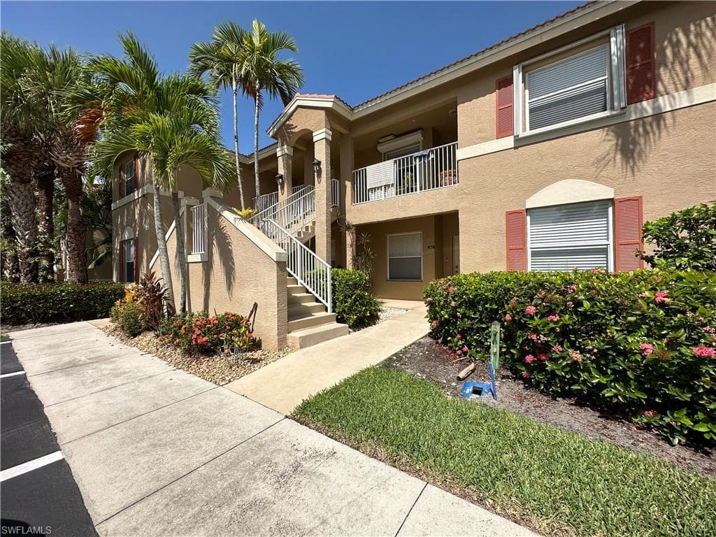 6650 Huntington Lakes CIR 102 NAPLES, FL 34119