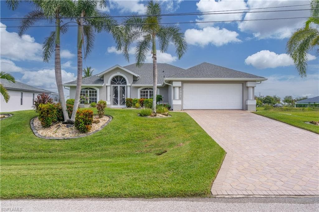 1901 SW 17th PL CAPE CORAL, FL 33991