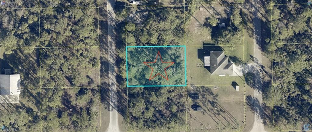 2102 McArthur AVE ALVA, FL 33920