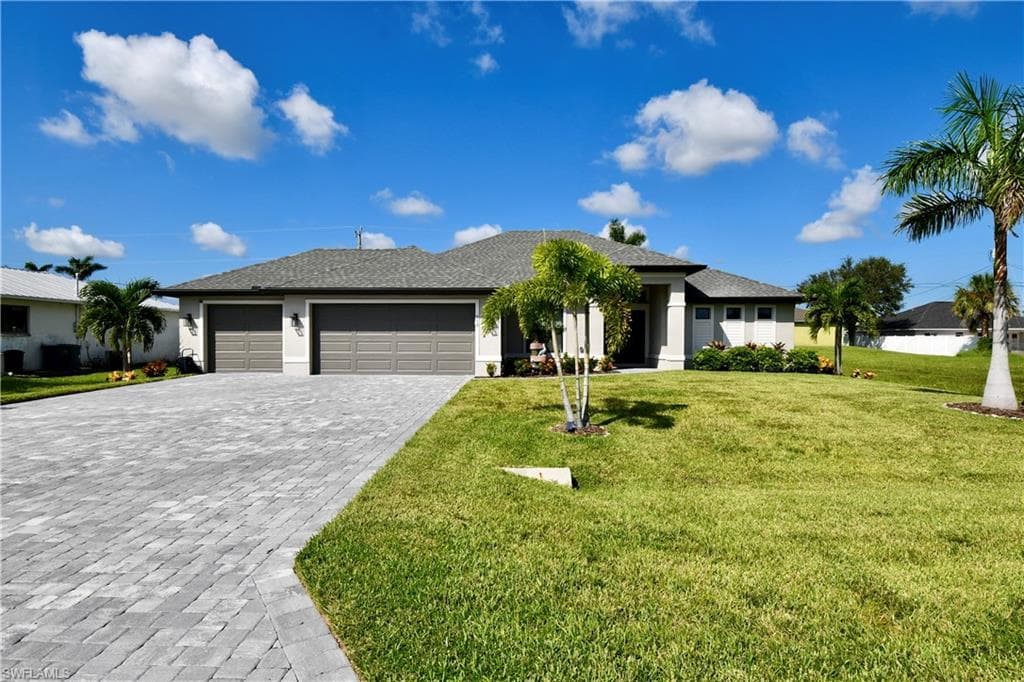 818 SW 9th CT CAPE CORAL, FL 33991