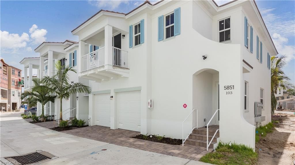 5851 Shell Cove DR 103 CAPE CORAL, FL 33914