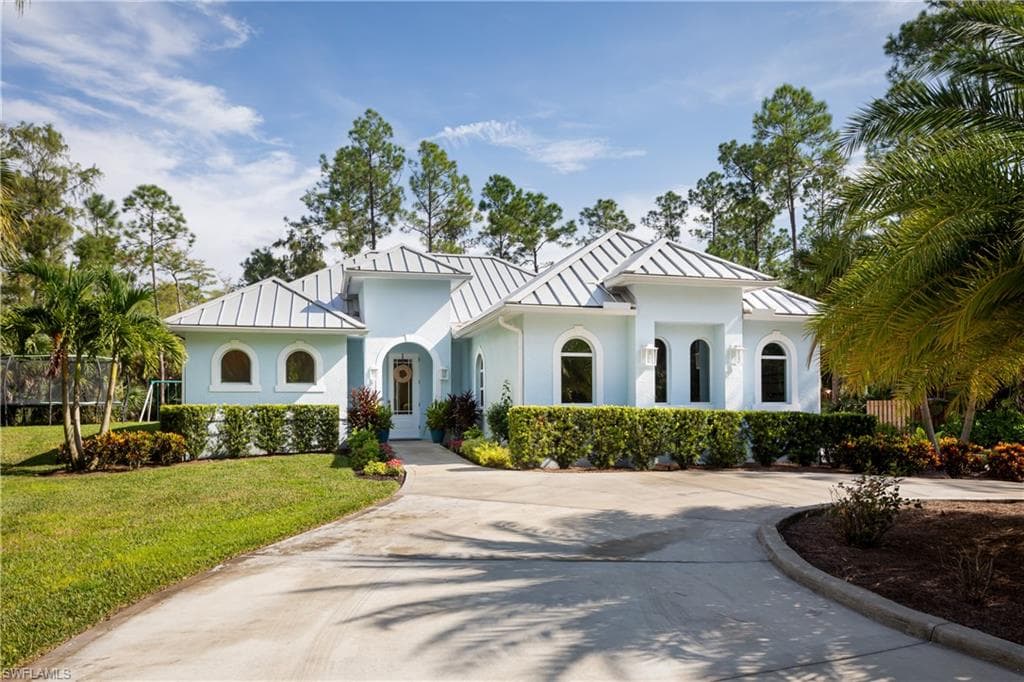421 35th AVE NE NAPLES, FL 34120