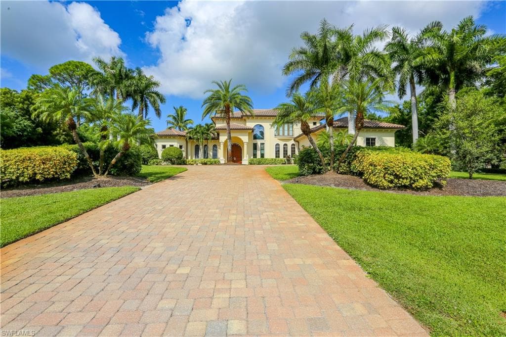 823 Cassena RD NAPLES, FL 34108