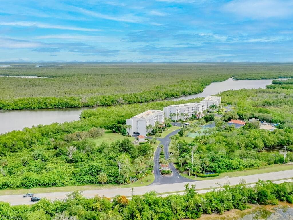 100 Stevens Landing DR 304 MARCO ISLAND, FL 34145
