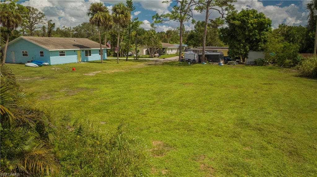 1717 Ixora DR NORTH FORT MYERS, FL 33917