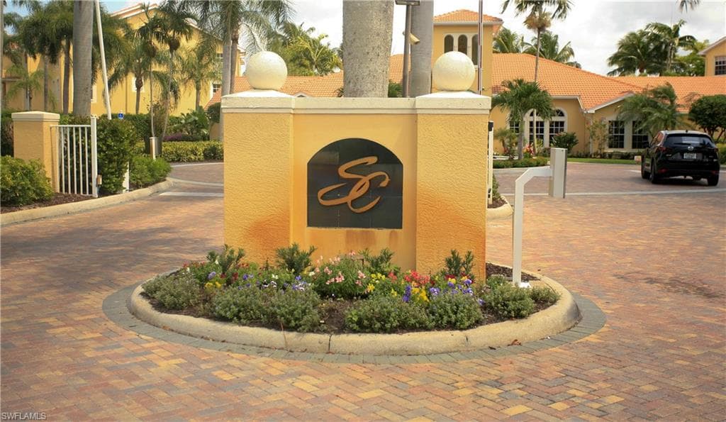 4720 Saint Croix LN 111 NAPLES, FL 34109