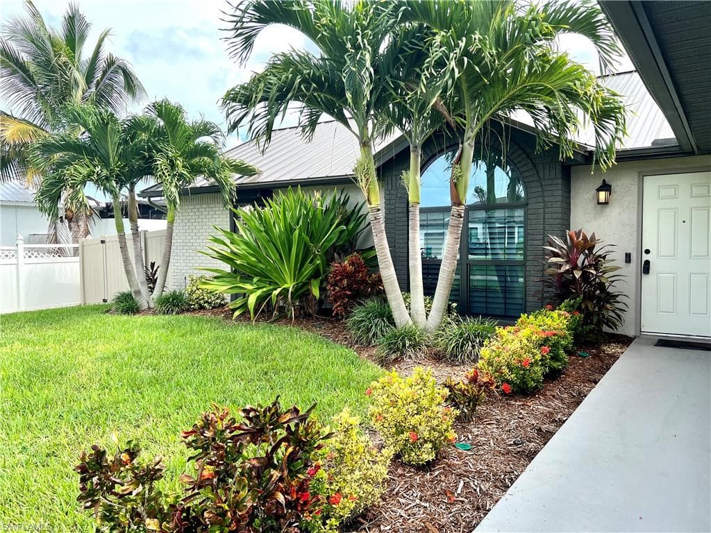 2137 SE 18th AVE CAPE CORAL, FL 33990