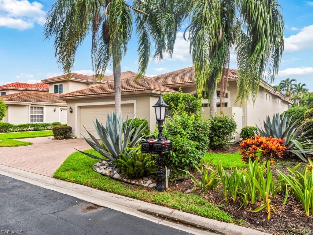 5751 Persimmon WAY NAPLES, FL 34110