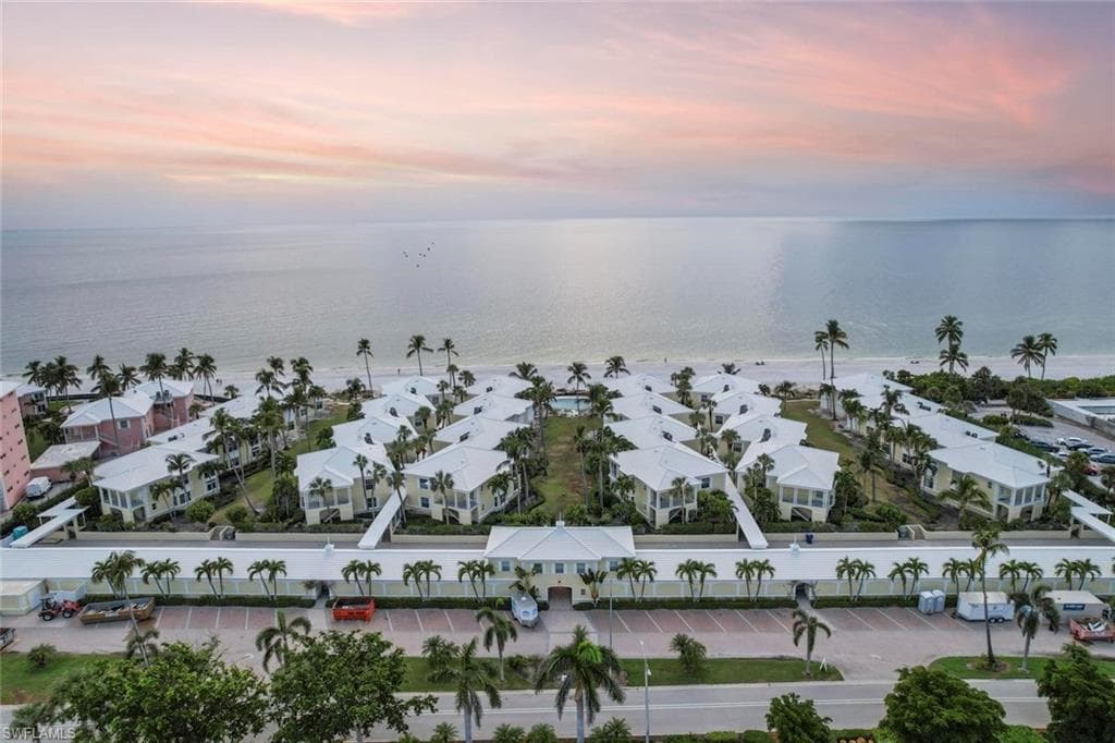 2601 Gulf Shore BLVD N 2 NAPLES, FL 34103
