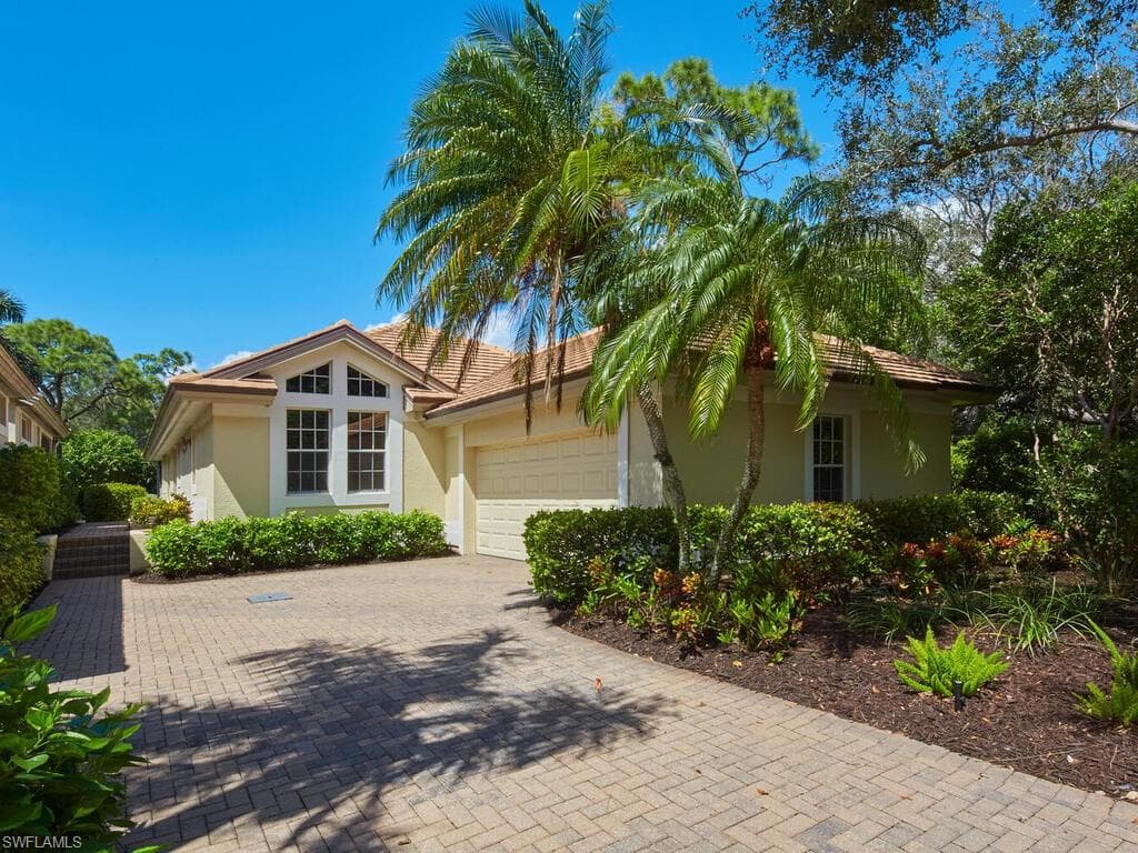 27010 Enclave DR BONITA SPRINGS, FL 34134