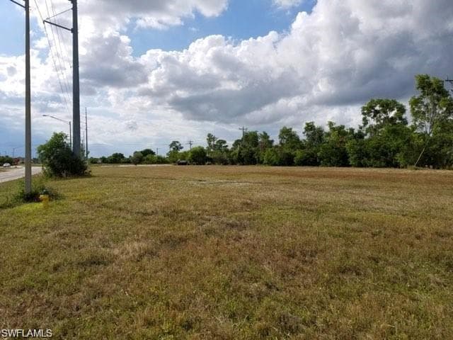 809,813,817,821,825/829 Kismet PKWY E CAPE CORAL, FL 33909
